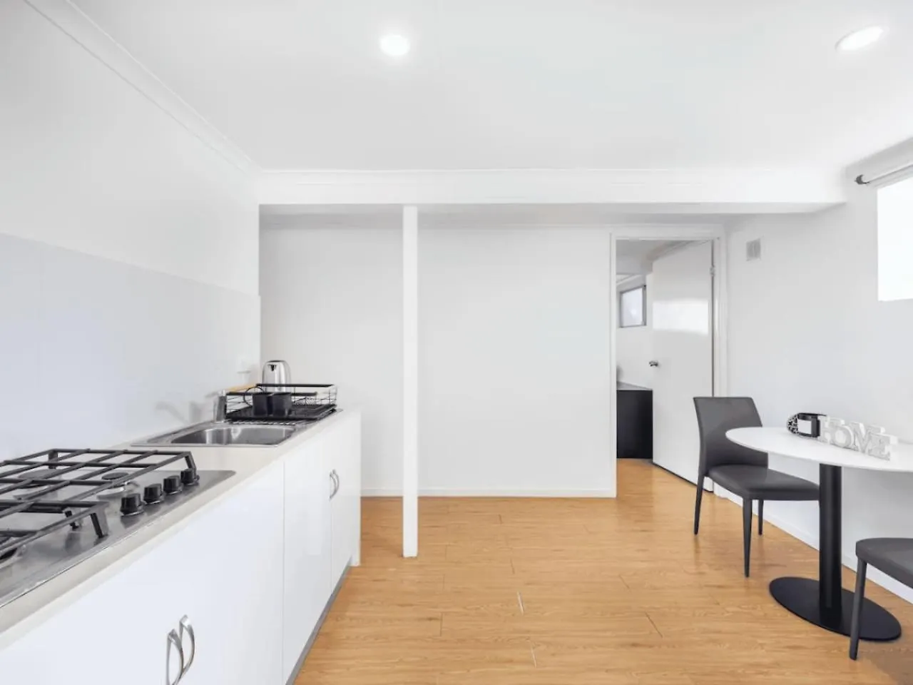 1 Bedroom Unit Near Highway Transports N Shops Brisbane