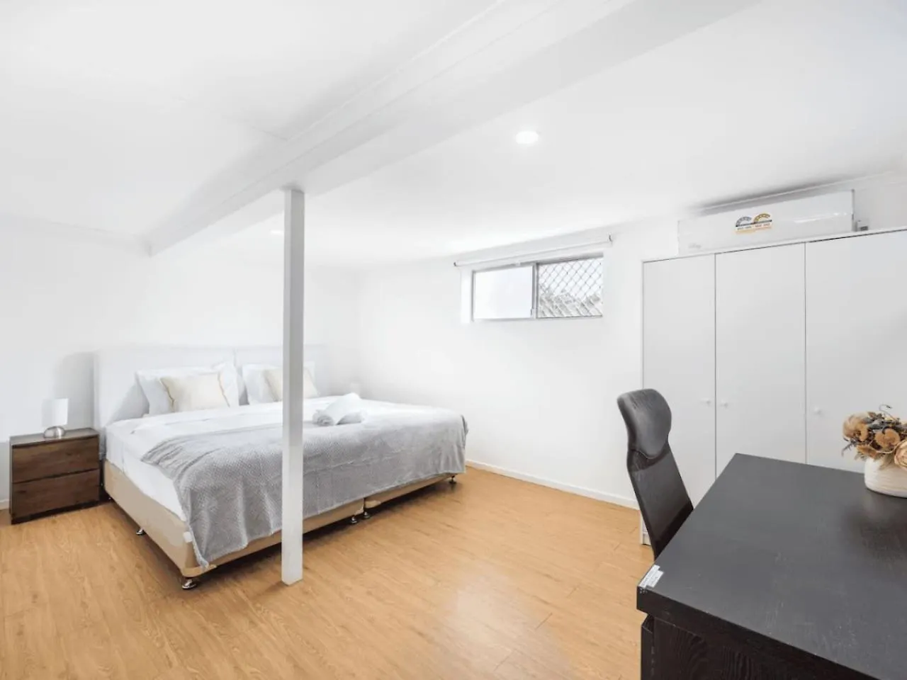 1 Bedroom Unit Near Highway Transports N Shops Brisbane